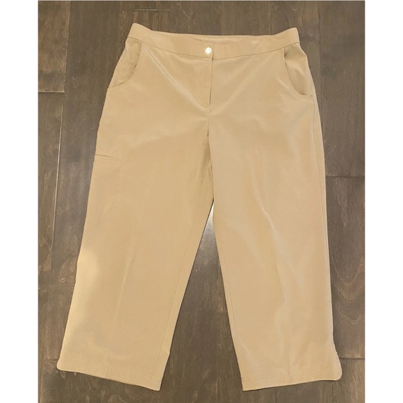 Zenergy Golf By Chicos Tan Capri Pants Chicos Sz 1 (US Sz 8) w/Tee Holder 33Wx23 - Picture 6 of 12